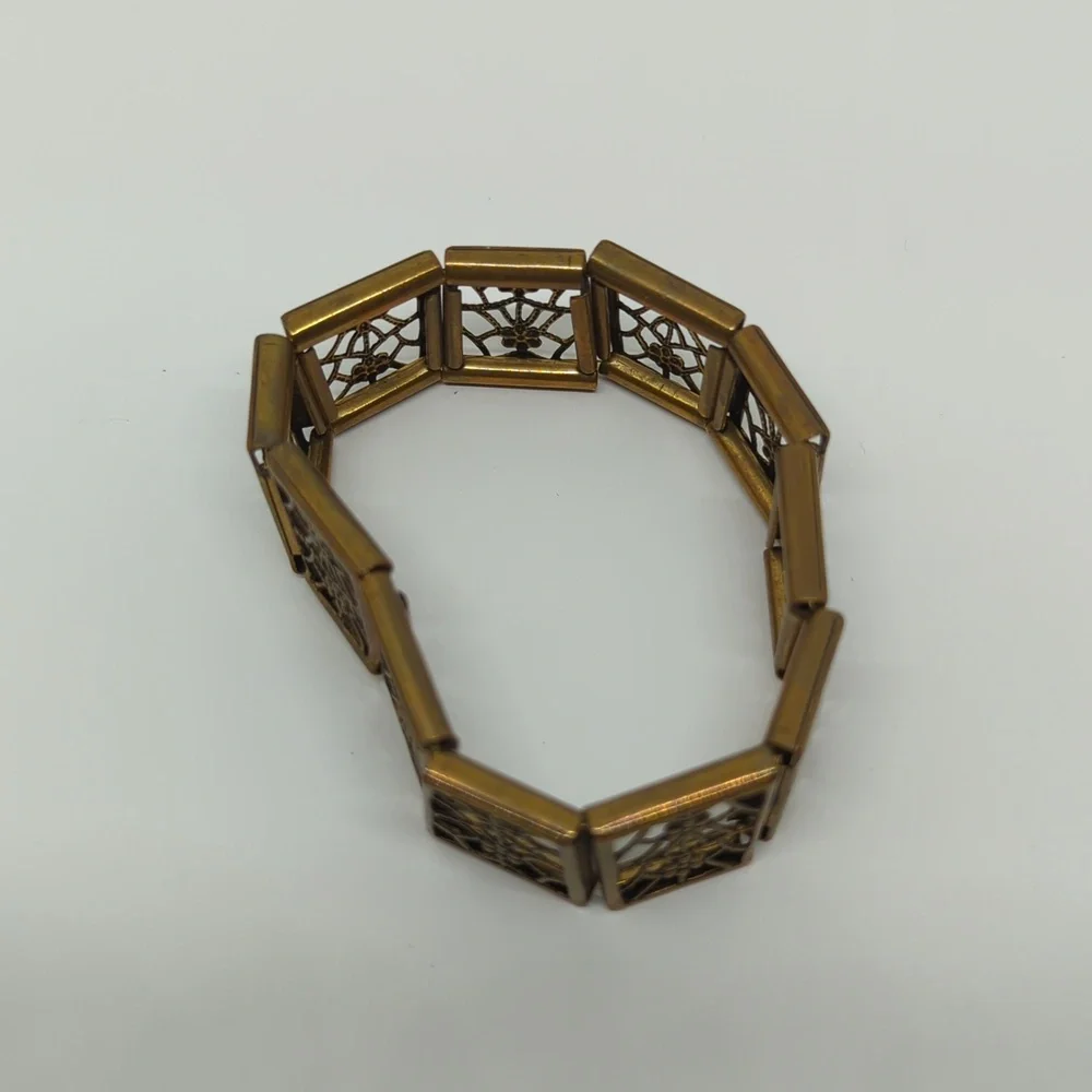 Vintage Filigree Floral Panel Stretch Bracelet and Matching Earrings - Picture 6 of 11